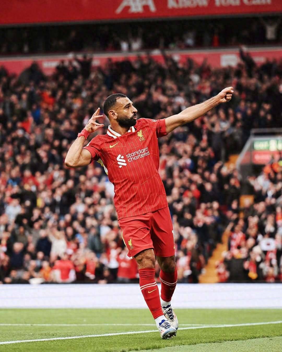 爱游戏入口-萨拉赫迎来五赛季出色发挥，巴塞罗那观众热烈欢呼！赛场气氛高涨(巴塞罗那历年b队阵容)